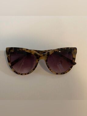 Tortoise Shell Cat Eye Sunglasses
